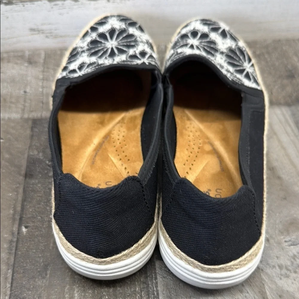 Clarks Collection Black Floral Embroidered Espadrille Flats Size 9m
